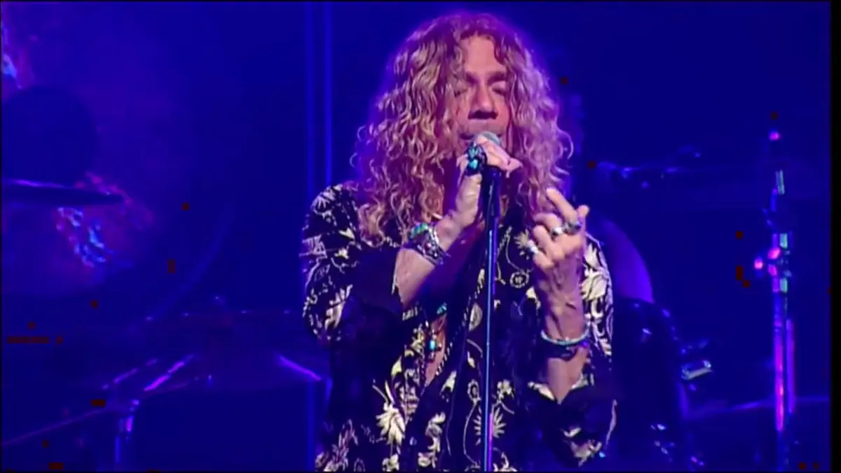 Led Zepplica - The Led Zeppelin Experience performing Kashmir.