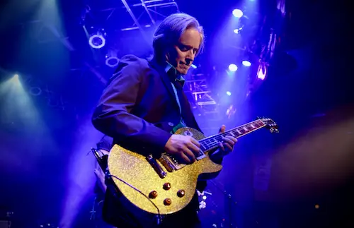 Jon Gilcrest on guitar and keys